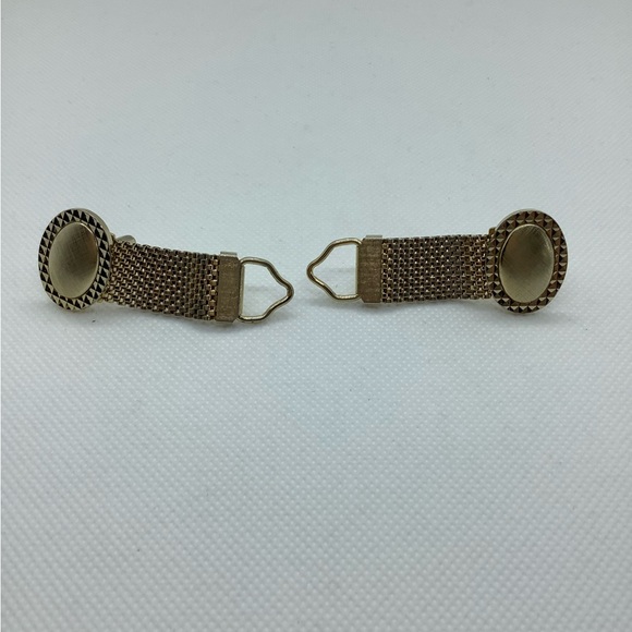 Yellow Gold Tone Oval Cufflinks w Mesh Wrap Around - Picture 3 of 5